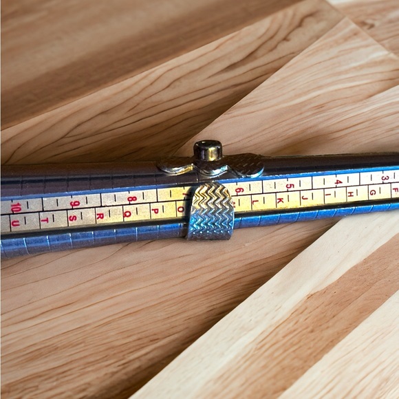 Solid Sterling Silver & Blue Topaz Ring - Picture 5 of 11